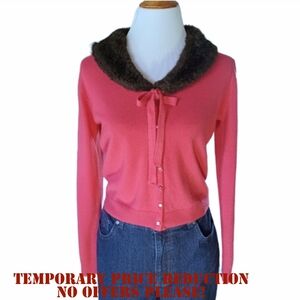 EVIE BUTTON DOWN SWEATER WITH FAUX FUR COLLAR  SIZE M